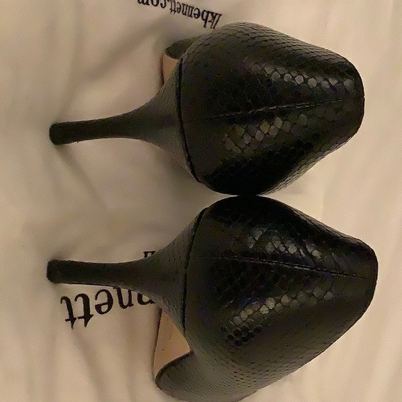 LK Bennett black alligator skin leather heels - Picture 2 of 6